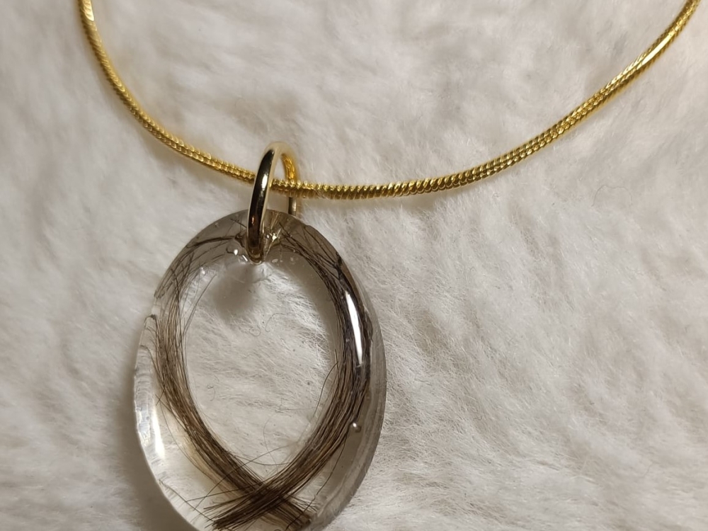 Ketting met vacht of veer